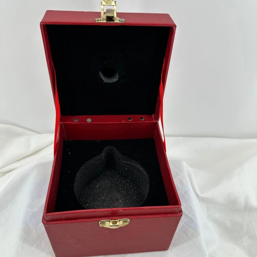 Waterford Holiday Heirlooms North Pole Treasures Box- Ornament * Crack in Glass